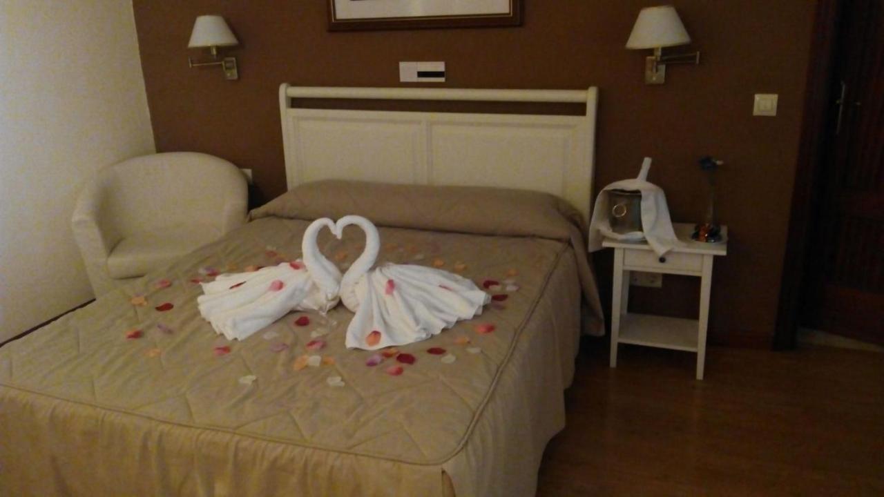 Hotel Rural Mariblanca ซาเซดอน ภายนอก รูปภาพ