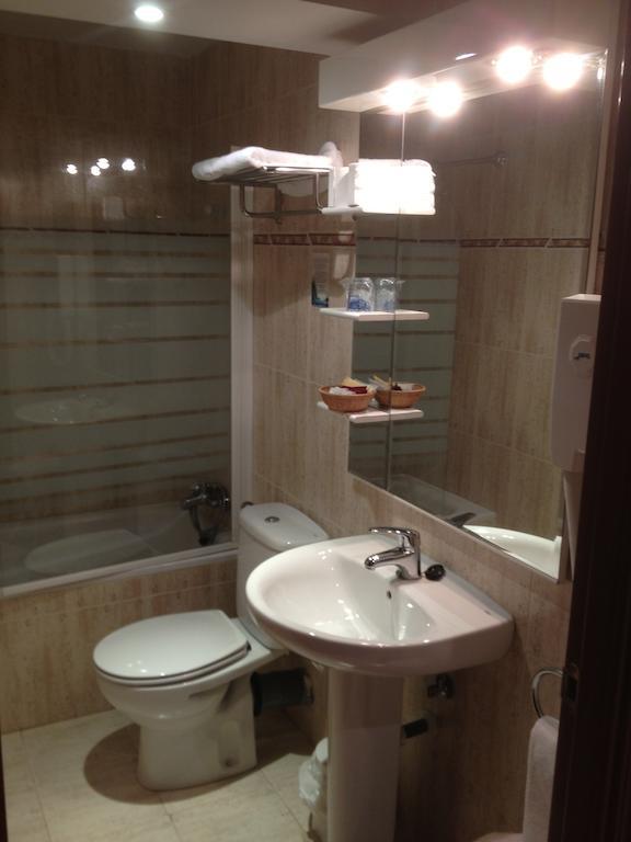 Hotel Rural Mariblanca ซาเซดอน ภายนอก รูปภาพ