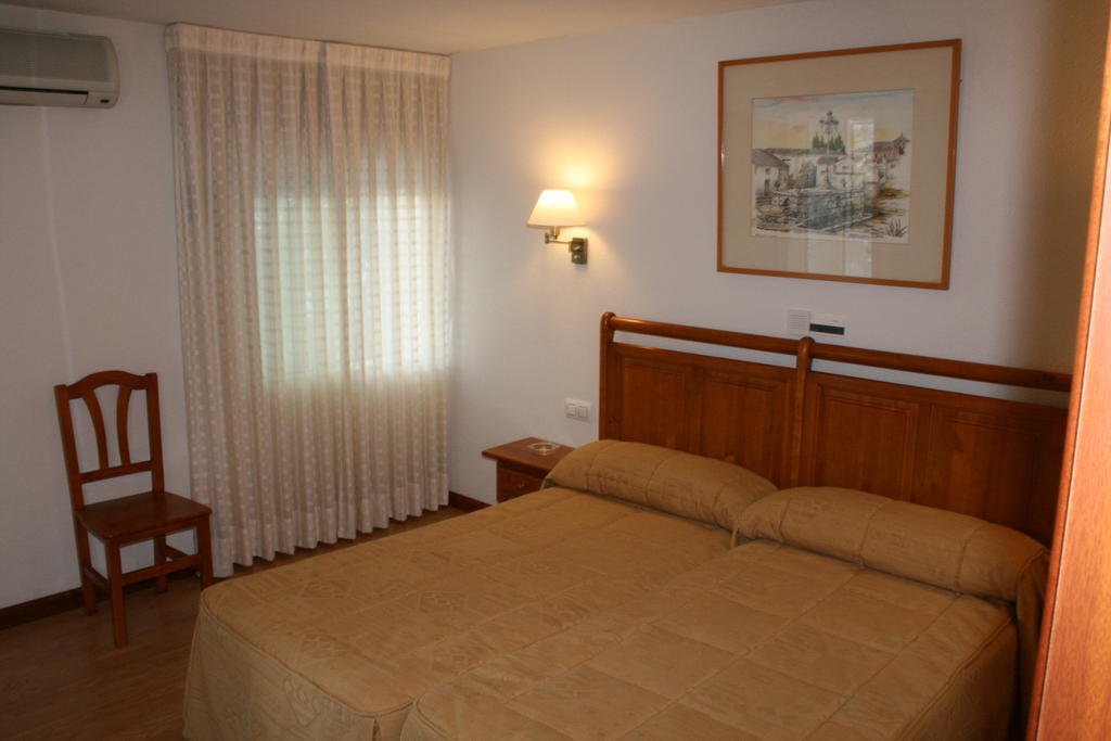 Hotel Rural Mariblanca ซาเซดอน ภายนอก รูปภาพ